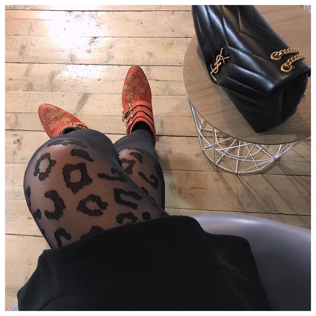 YSL LOULOU 23CM Y型绗缝链条包 494699黑色/金扣