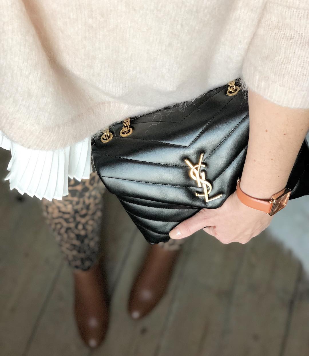 YSL LOULOU 23CM Y型绗缝链条包 494699黑色/金扣