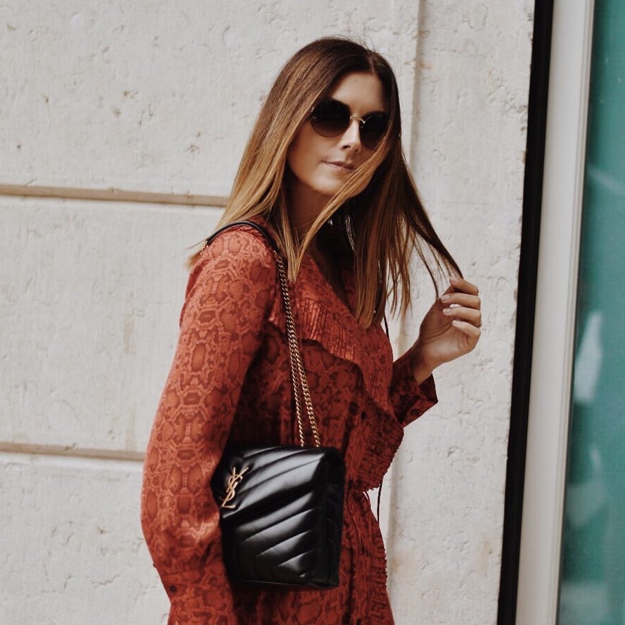 YSL LOULOU 23CM Y型绗缝链条包 494699黑色/金扣