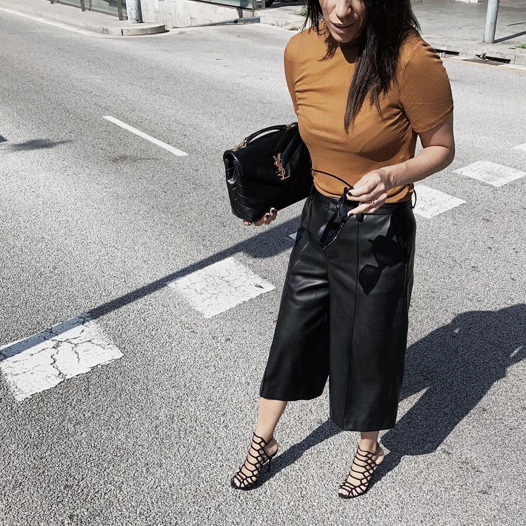 YSL LOULOU 23CM Y型绗缝链条包 494699黑色/金扣