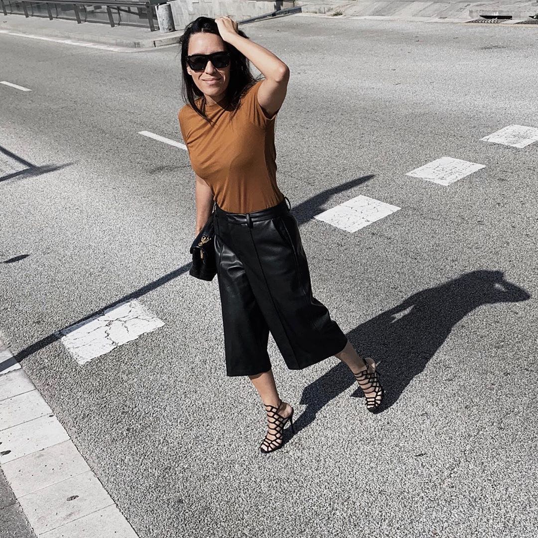 YSL LOULOU 23CM Y型绗缝链条包 494699黑色/金扣