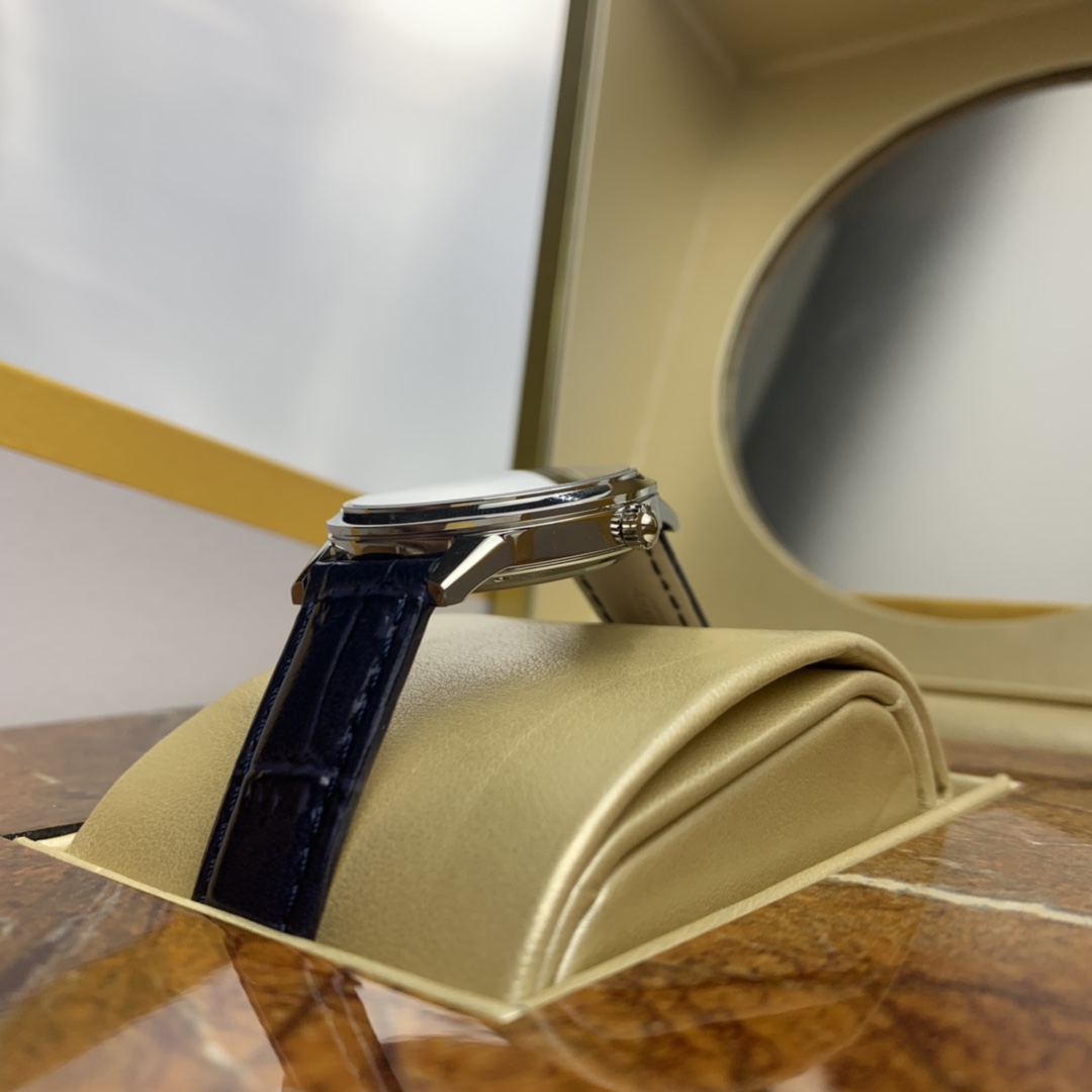 Cartier 皇家 积家约会系列女款腕表