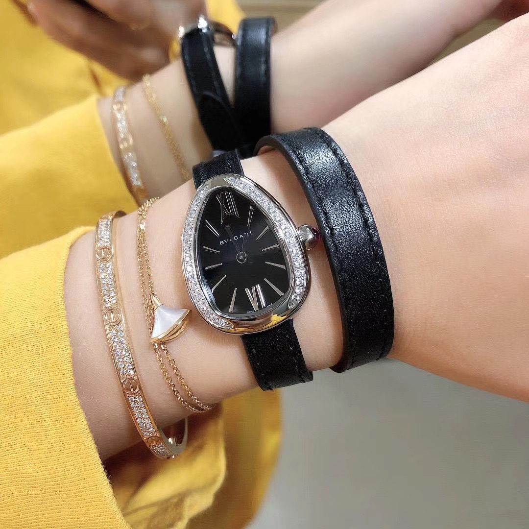Bvlgari 宝格丽女款蛇皮表带腕表，带出不一样的色彩