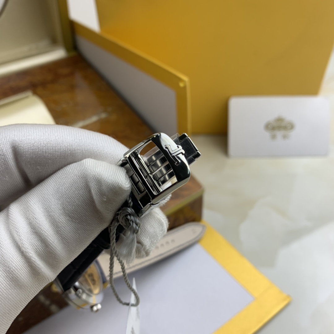 Cartier 皇家 积家约会系列女款蓝色表盘腕表