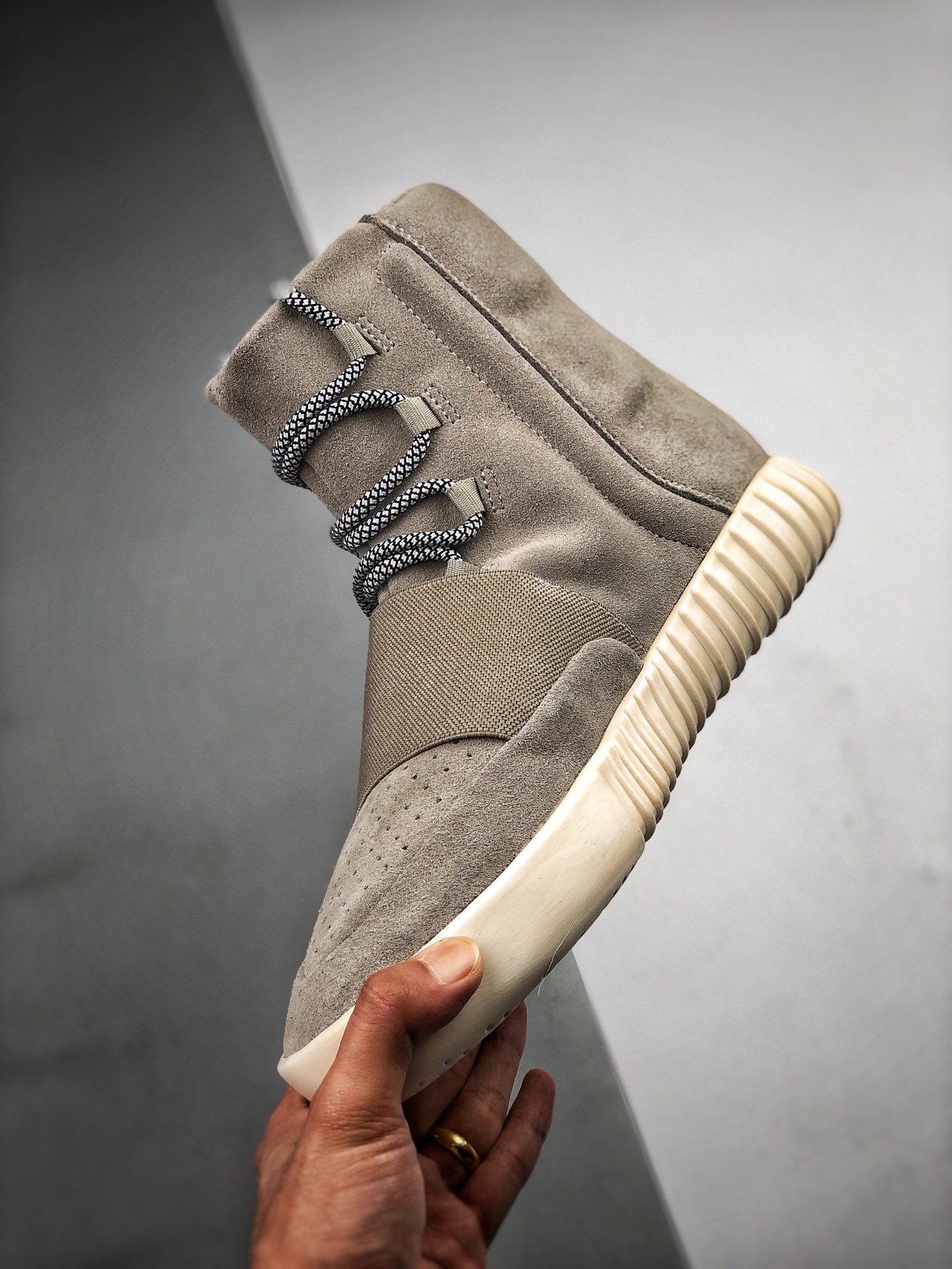 福利特价 尺码有36-40 【唯一纯原版本 全码出货】 Yeezy 750 Boost 初代灰 #独家纯原版本  市面唯