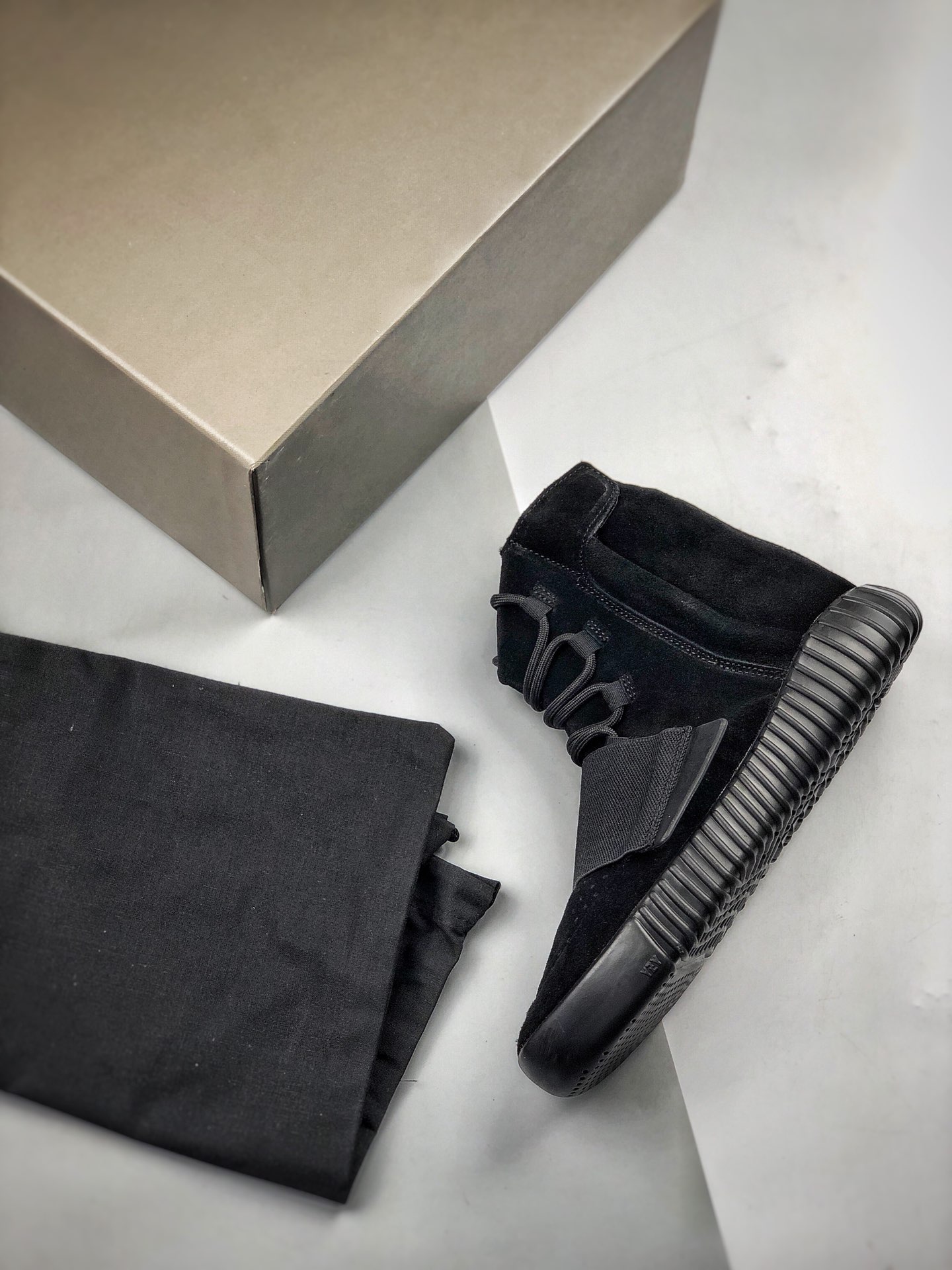特价 36-40码 【唯一纯原版本 全码出货】 Yeezy 750 Boost 纯黑 #独家纯原版本  市面唯一正确细节