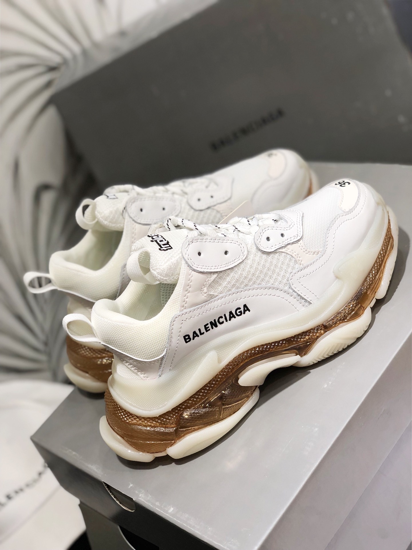 巴黎世家balenciaga情侣款男
