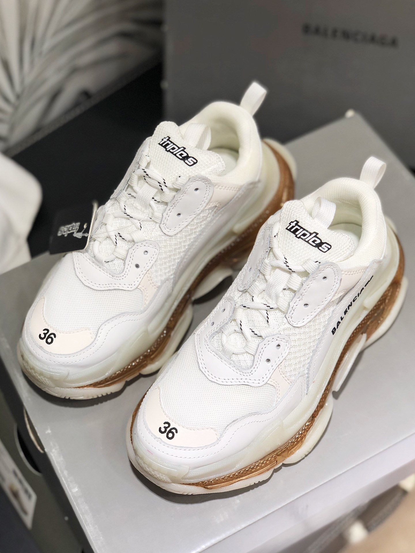 巴黎世家balenciaga情侣款男