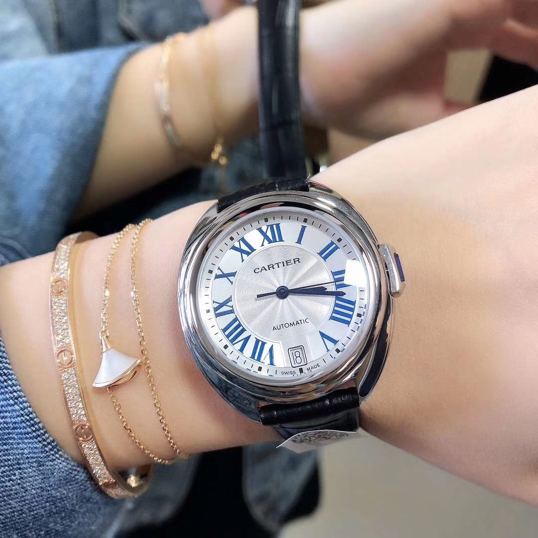 Cartier 卡地亚钥匙系列 Clé de Cartier 一款充满浪漫色彩的腕表