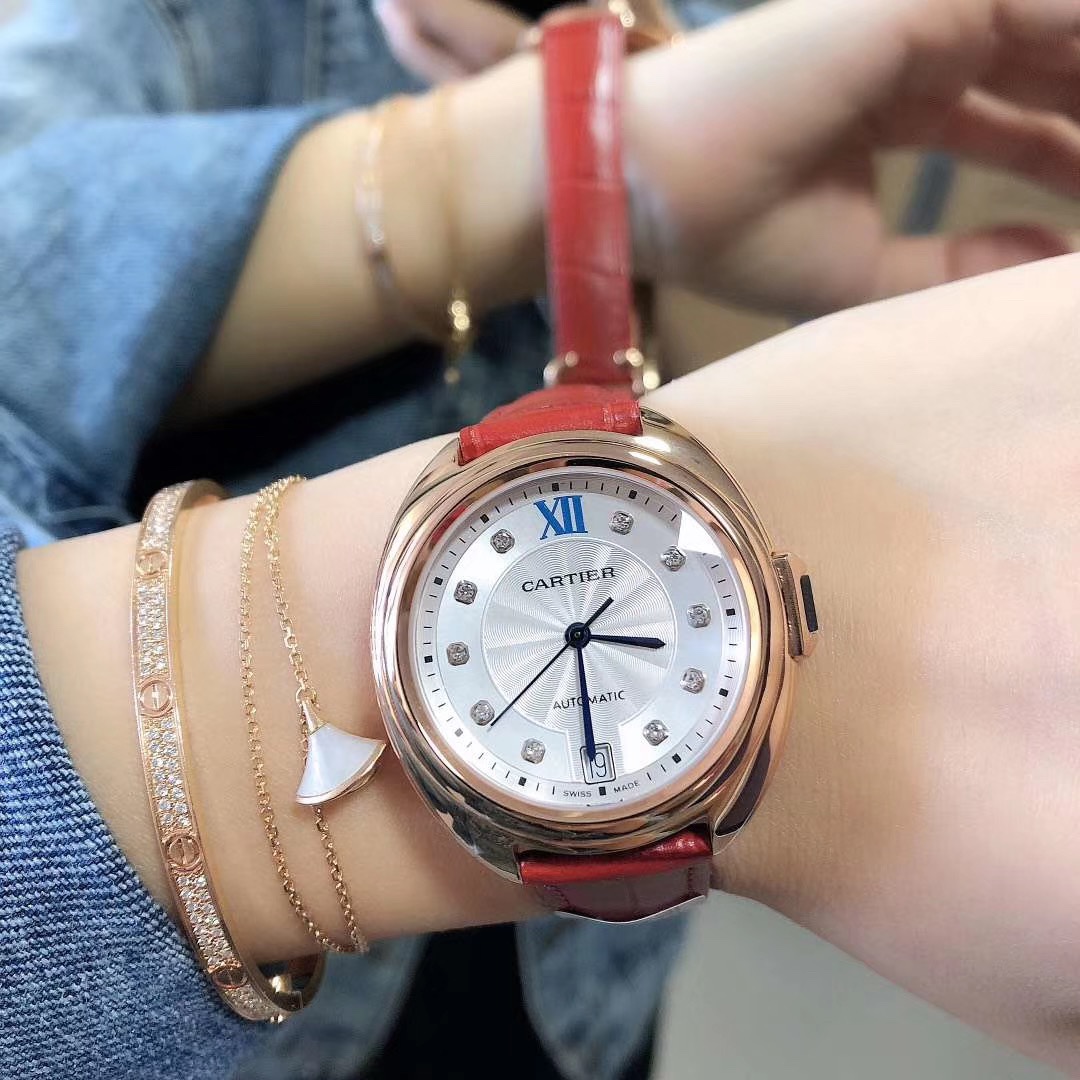 Cartier 卡地亚钥匙系列 Clé de Cartier 一款充满浪漫色彩的腕表