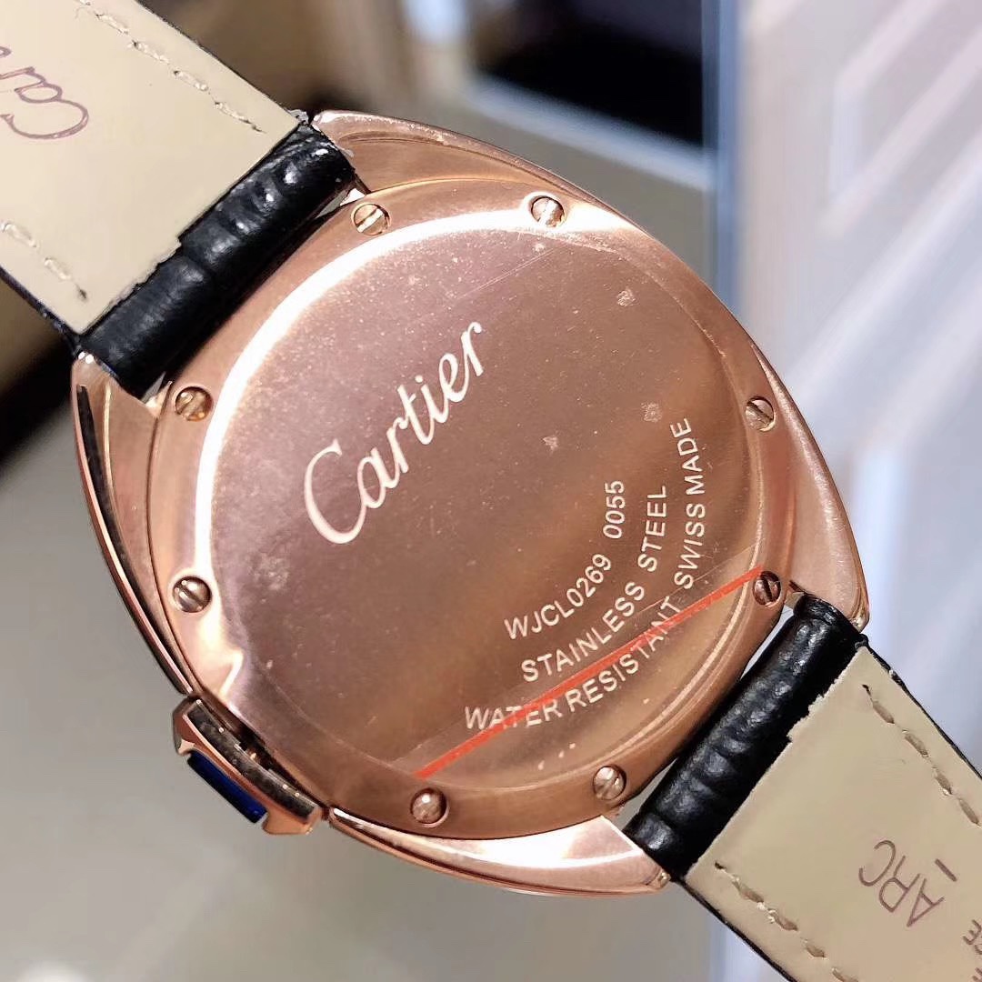 Cartier 卡地亚钥匙系列 Clé de Cartier 一款充满浪漫色彩的腕表
