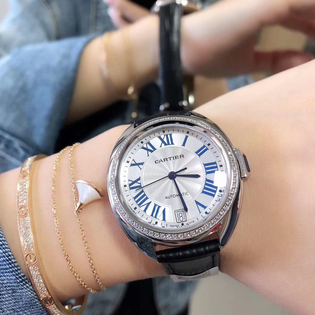 Cartier 卡地亚钥匙系列 Clé de Cartier 一款充满浪漫色彩的腕表