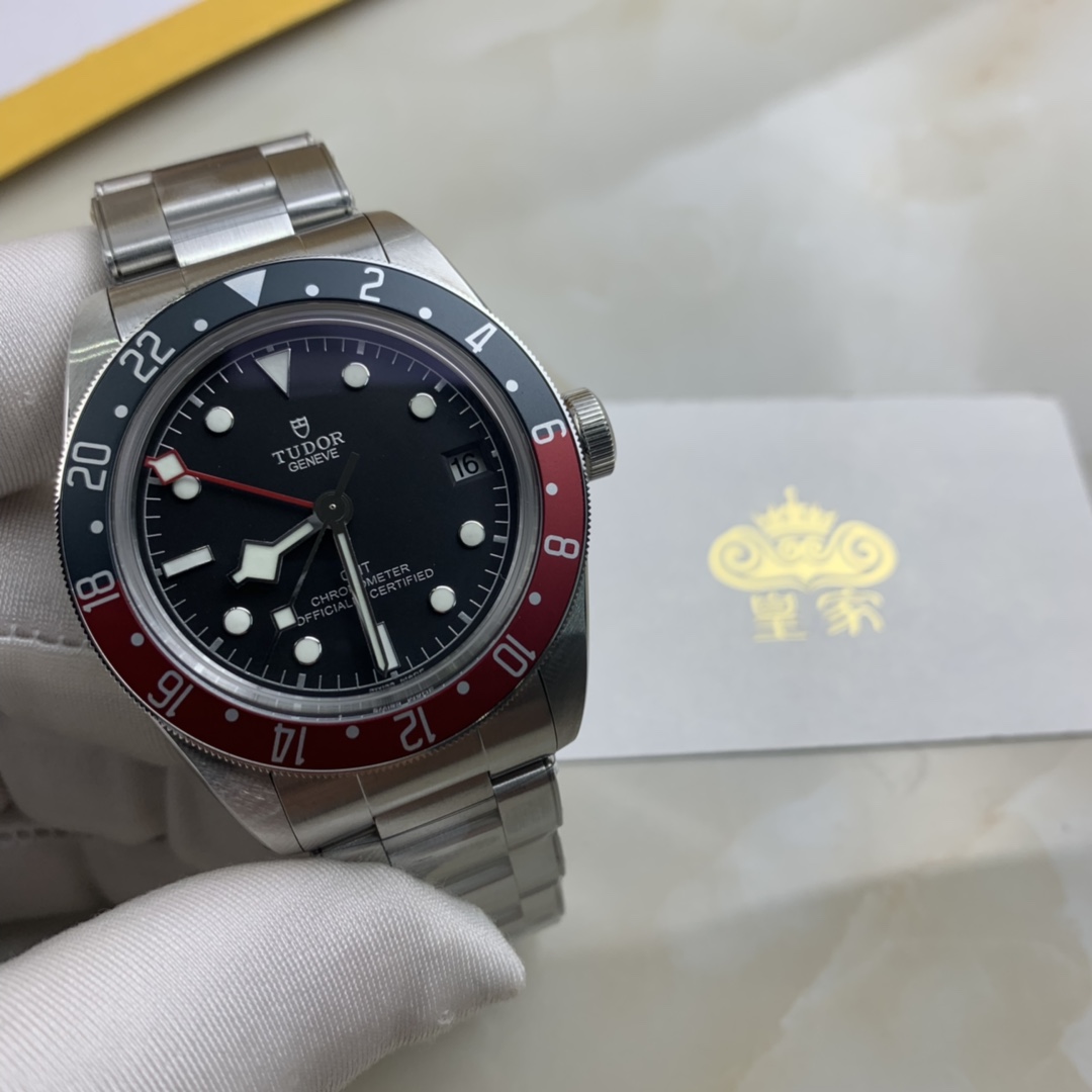 Tudor 皇家 帝陀小红花男款腕表