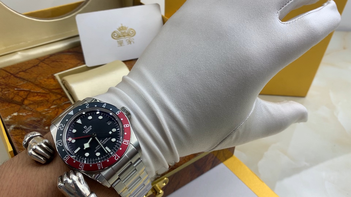 Tudor 皇家 帝陀小红花男款腕表视频欣赏