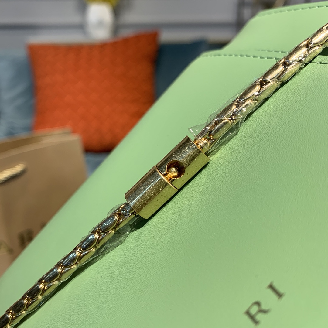 Alexander Wang X BVLGARI 合作限量款双层翻盖斜挎包288740