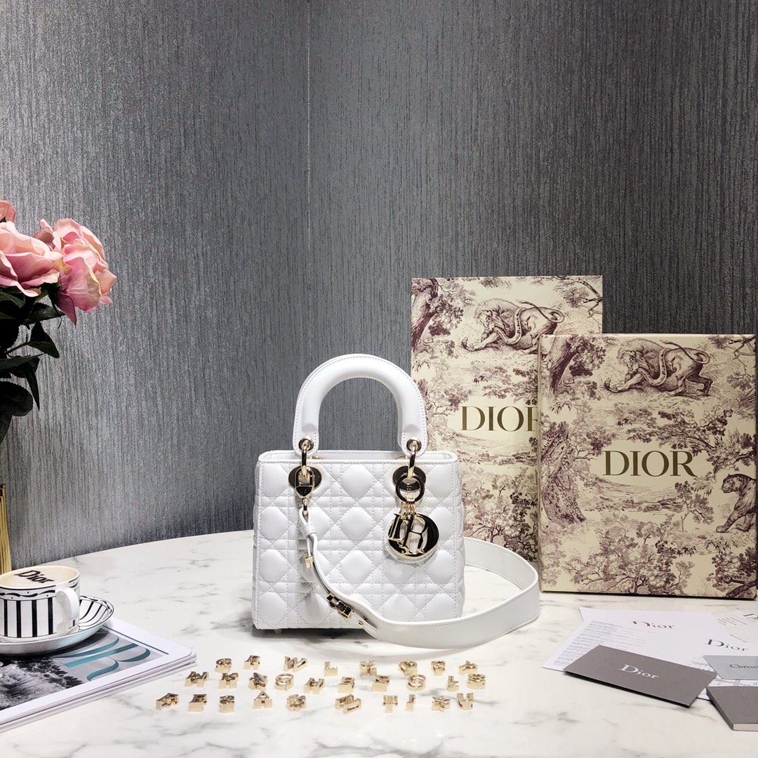 Dior Bags Handbags 1:1 Replica Wholesale
 Gold Sewing Sheepskin Lady