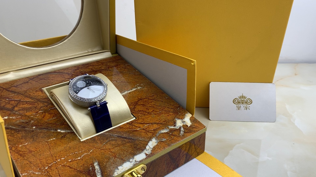 Van Cleef & Arpels 皇家 梵克雅宝日月星辰满天星女表腕表视频欣赏