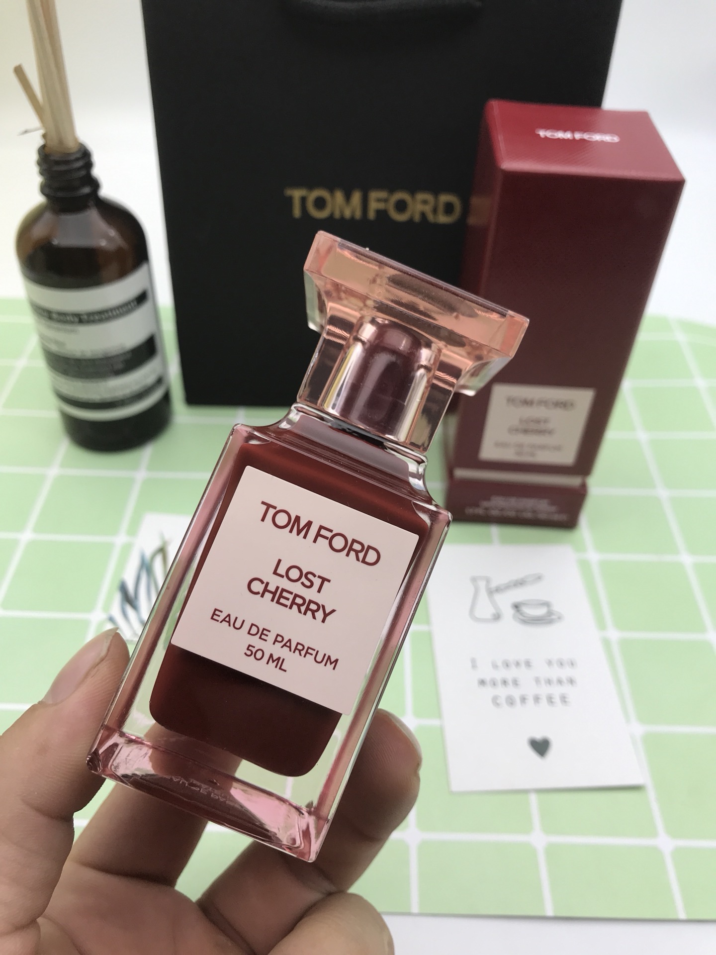 Tom Ford Lost Cherry Eau de Parfum - A Luxurious Unisex Fragrance 3 i1572573382 1513 1