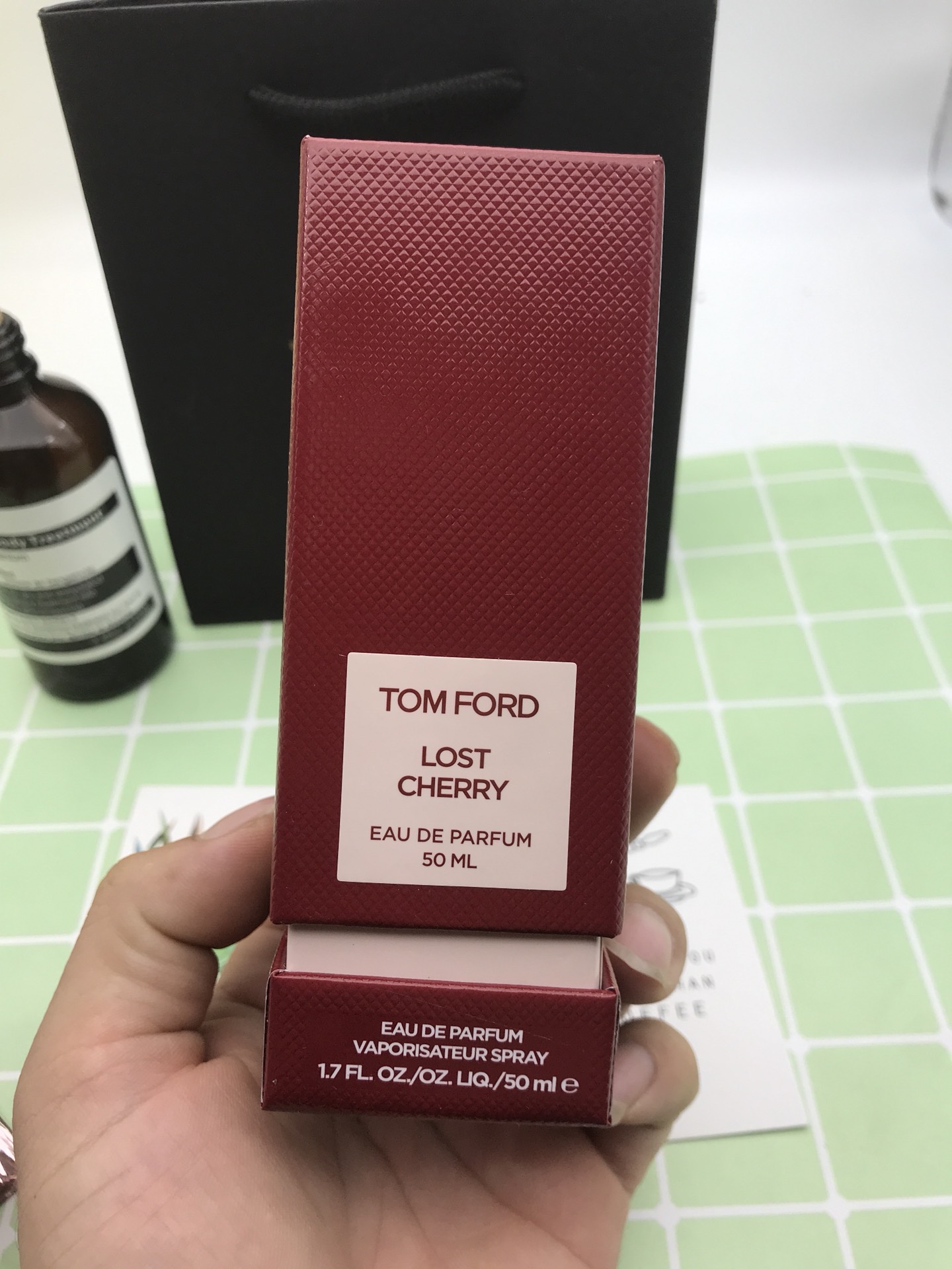 Tom Ford Lost Cherry Eau de Parfum - A Luxurious Unisex Fragrance 6 i1572573382 1521 4