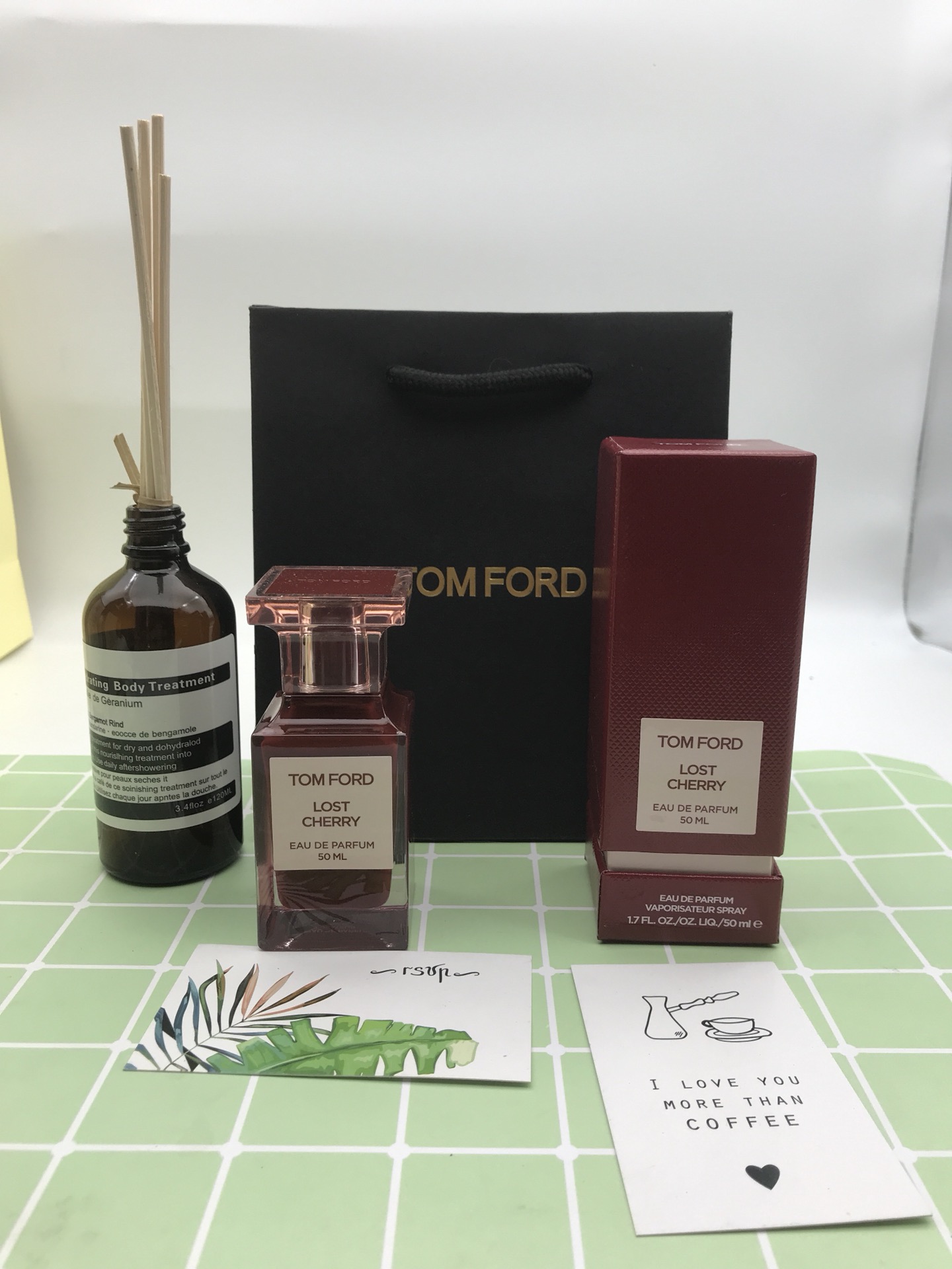 Tom Ford Lost Cherry Eau de Parfum - A Luxurious Unisex Fragrance 2 i1572573382 4346 0