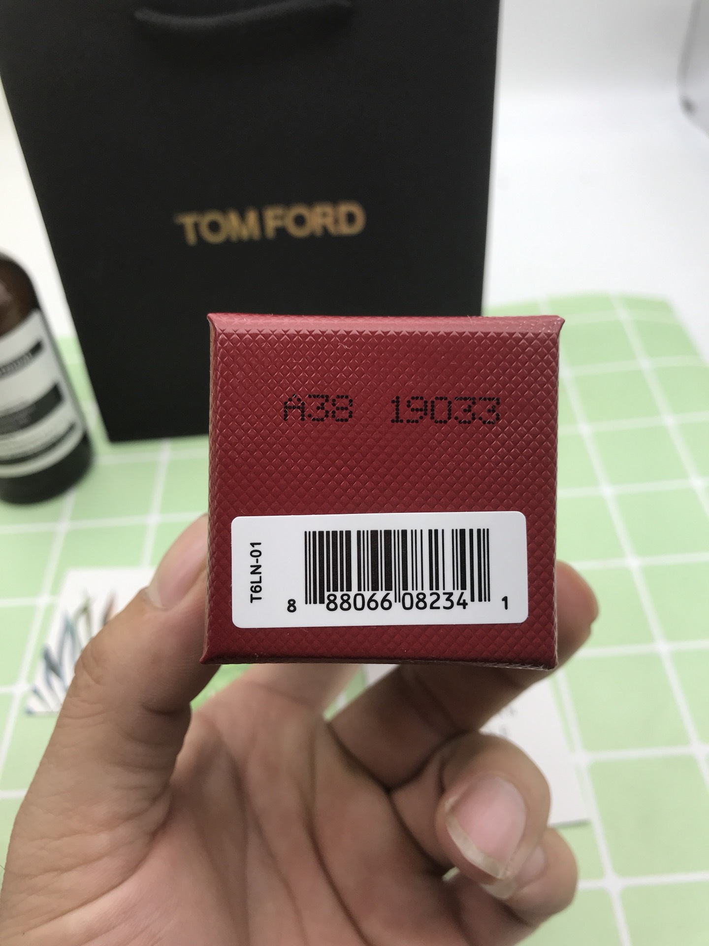 Tom Ford Lost Cherry Eau de Parfum - A Luxurious Unisex Fragrance 8 i1572573382 7145 6