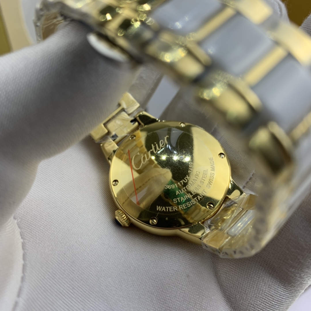Cartier 皇家 卡地亚黄金镶钻加上陶瓷的女表