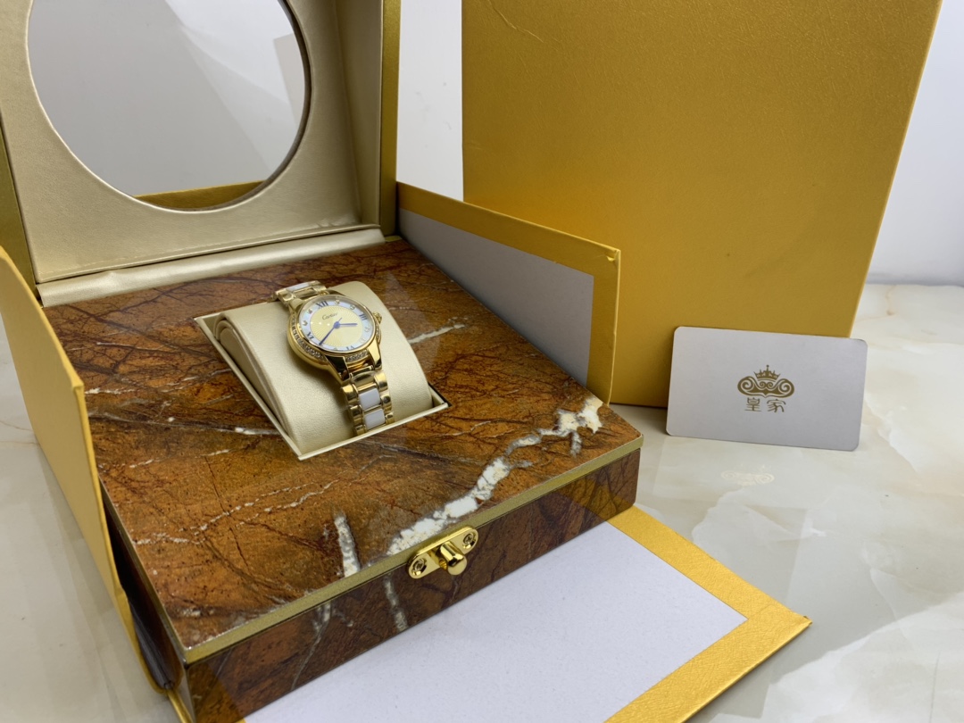 Cartier 皇家 卡地亚黄金镶钻加上陶瓷的女表