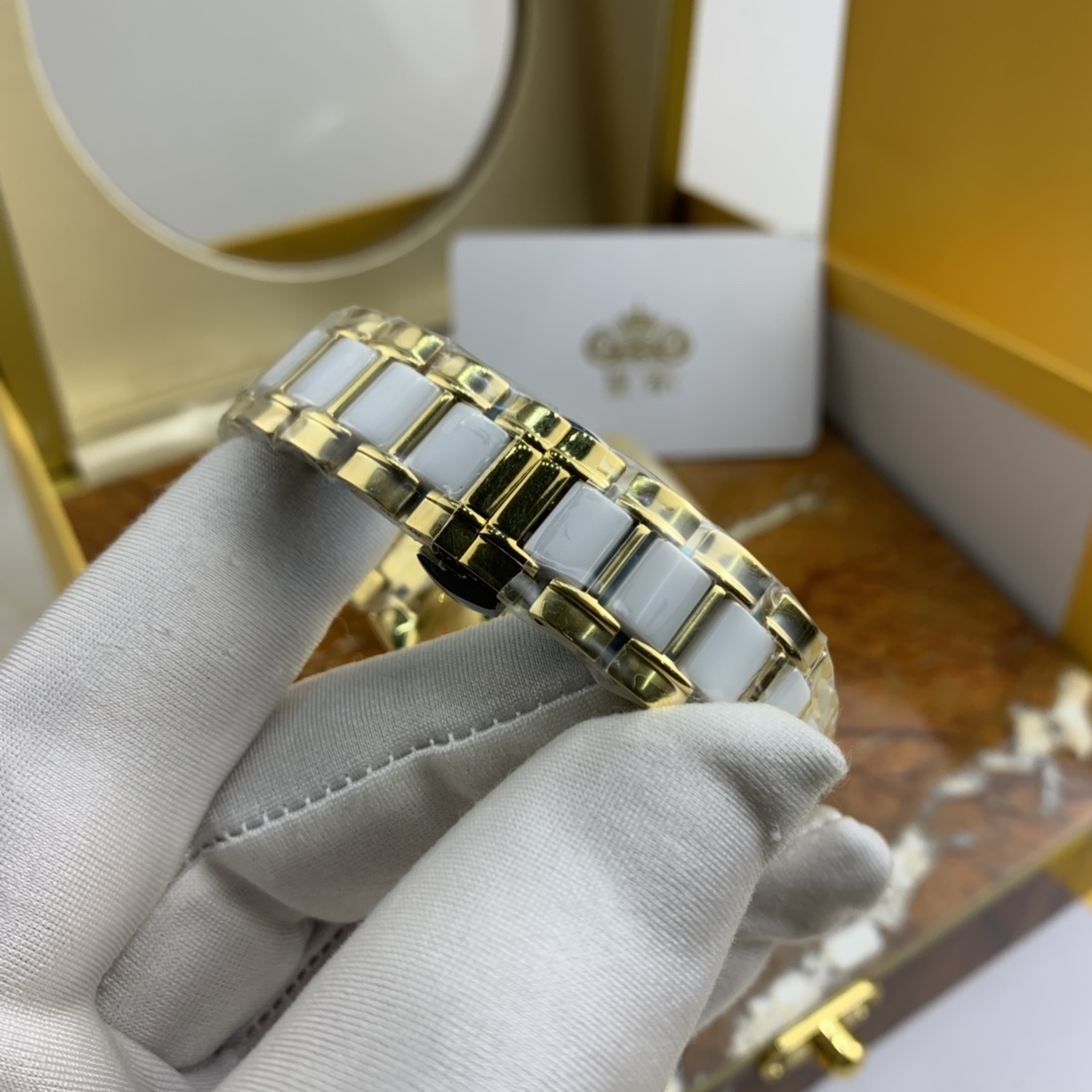 Cartier 皇家 卡地亚黄金镶钻加上陶瓷的女表