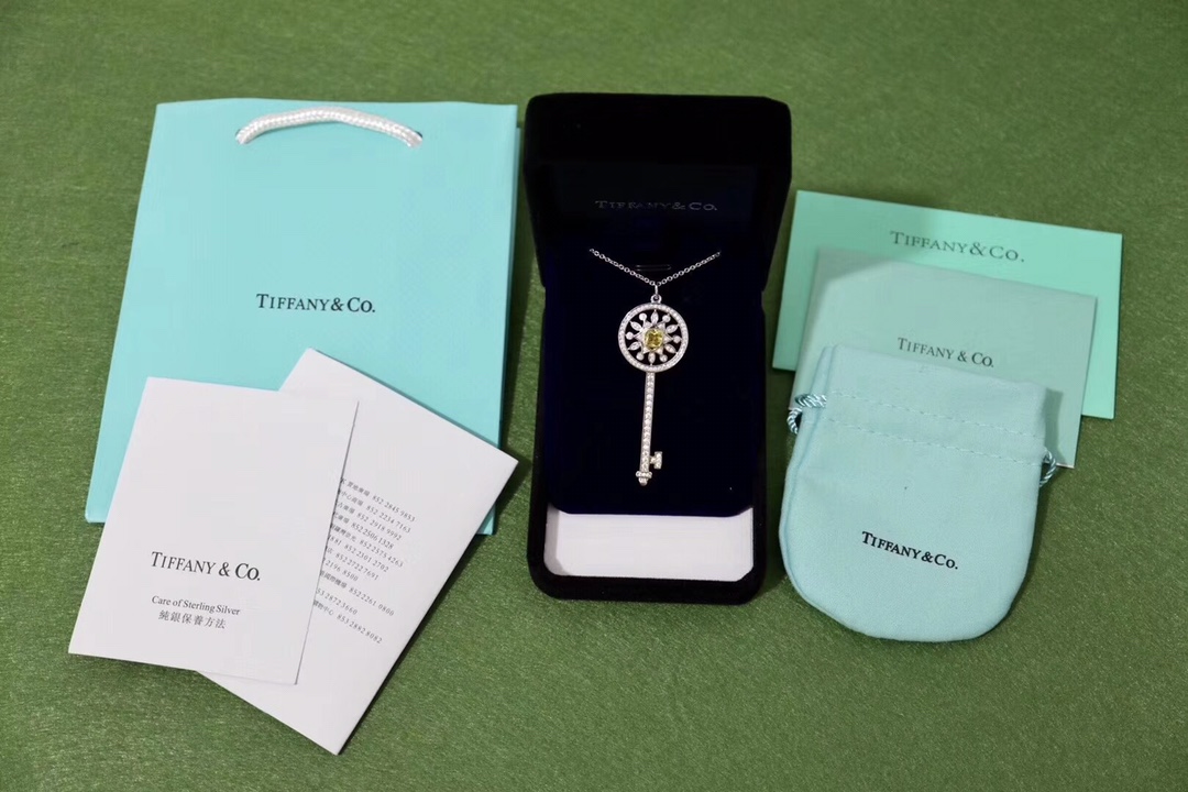 Tiffany & Co. 这些高颜值的钥匙 毛衣链