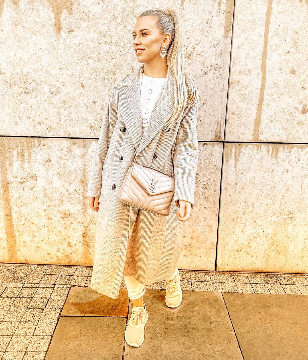 YSL LOULOU 23CM Y型绗缝链条包 494699杏色/银扣