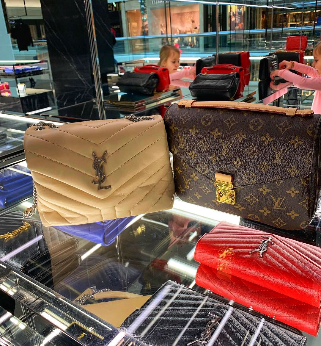 YSL LOULOU 23CM Y型绗缝链条包 494699杏色/银扣