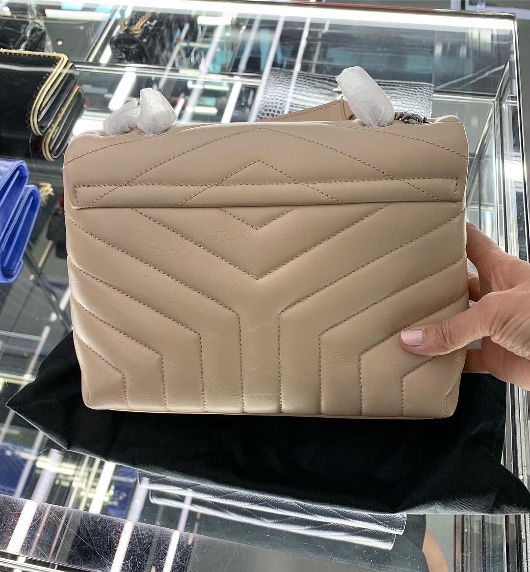 YSL LOULOU 23CM Y型绗缝链条包 494699杏色/银扣