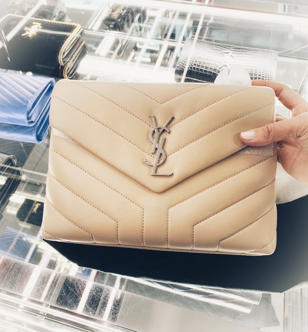 YSL LOULOU 23CM Y型绗缝链条包 494699杏色/银扣