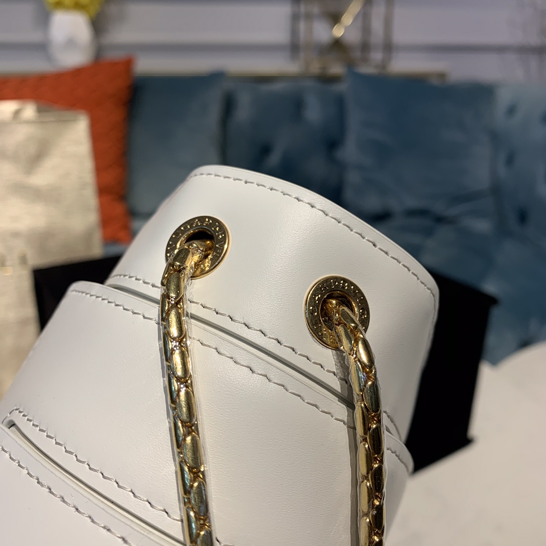 Alexander Wang X BVLGARI 合作限量款三层翻盖斜挎包288620