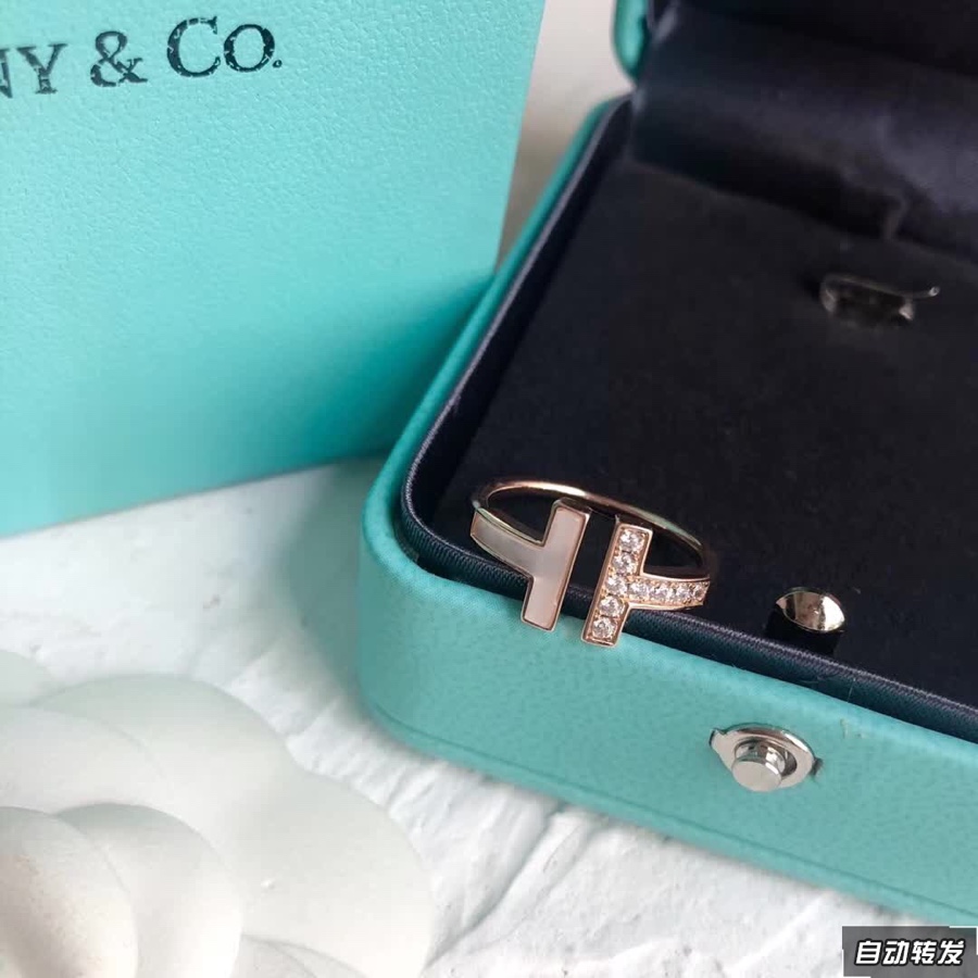 NO:602637,Tiffany Tiffany's new model double T ring is a new product that has not yet been released in China. Two T Baibei asymmetric open double T ring. The selected original version is the same. Imported s925 sterling silver material electroplated 18k gold rose gold, Tiffany ring, tiffany, ring, pure silver19860909Tiffany 蒂芙尼 新款上市 双T戒 国内还未发售的新品 Two T  白贝不对称开口双t戒指 精选原版一致 进口s925纯银材质电镀18k金 玫瑰金色,蒂芙尼戒指,tiffany,ring,pure silver,Jewelry