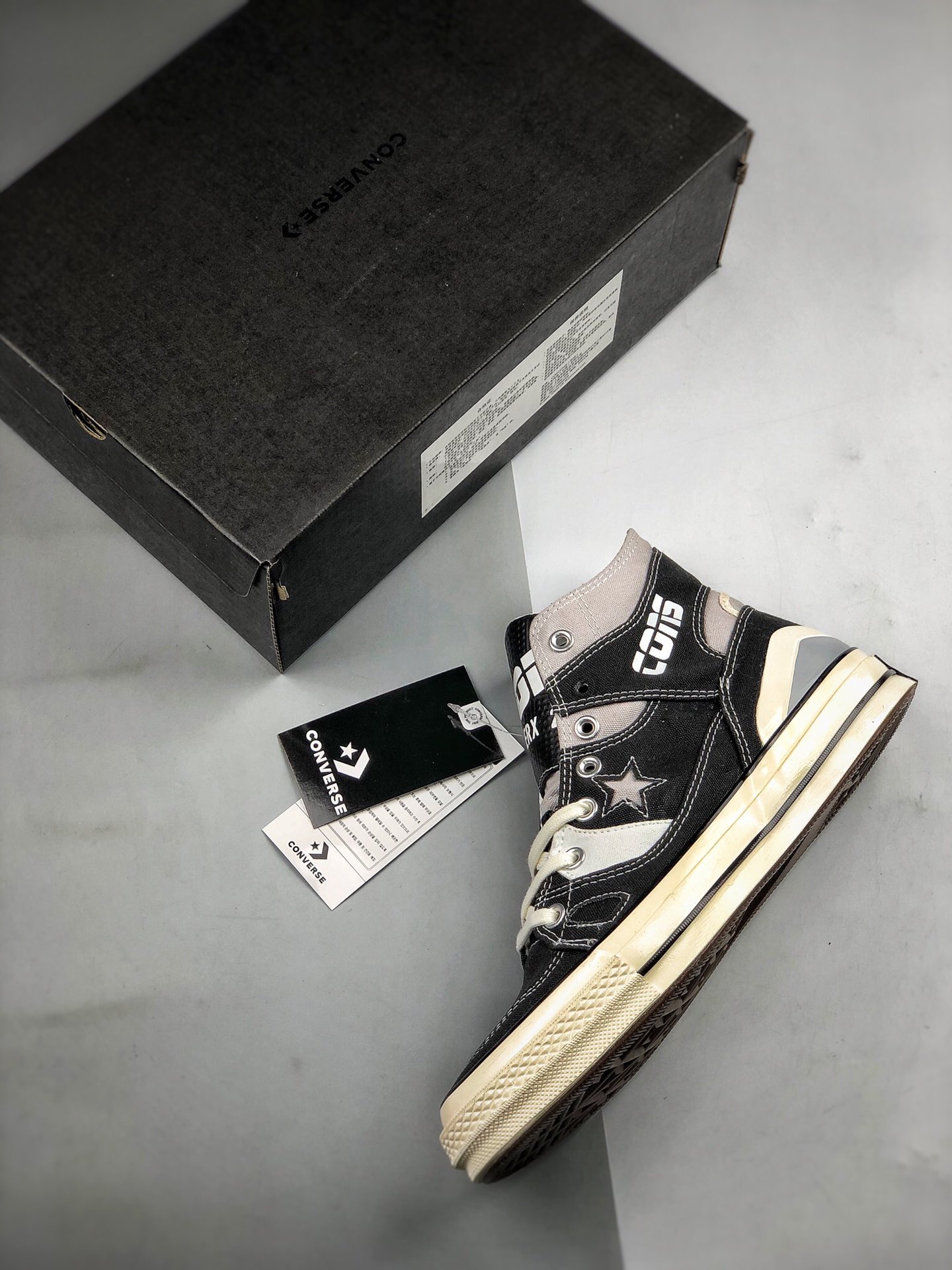 120 Converse Chuck 70 E260 Hi  将篮球鞋 ERX260 和品牌历史最悠久的 Chuck 70 鞋型合二为一