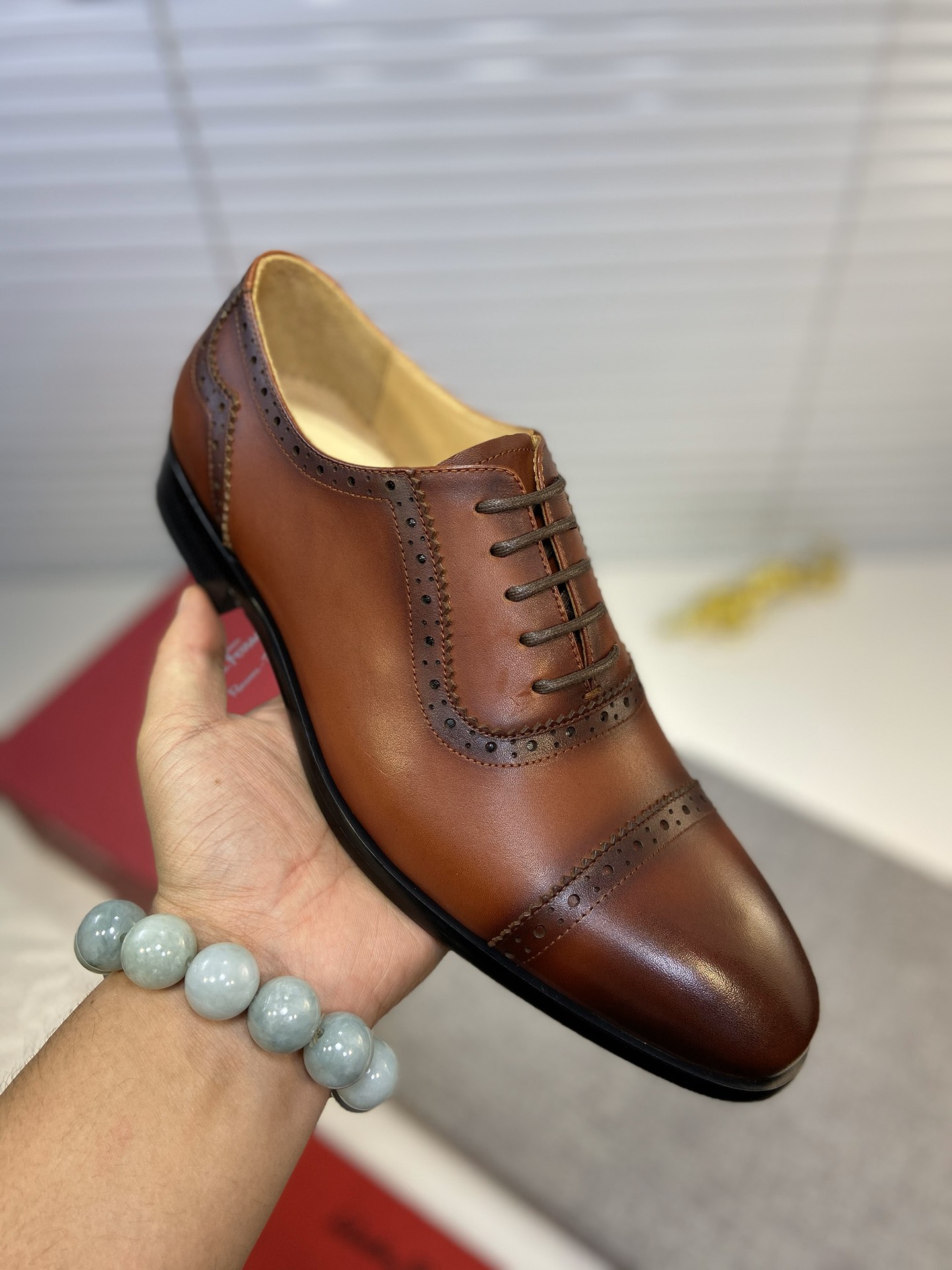 J5  菲拉格慕Ferragamo 水洗牛里原版正装皮鞋🚶🏻专柜同步发售男鞋 此款采用纯手工制作 面料进口原版粒面牛皮➕水洗牛皮内里 原版大底🌀帅气 高大尚🌀