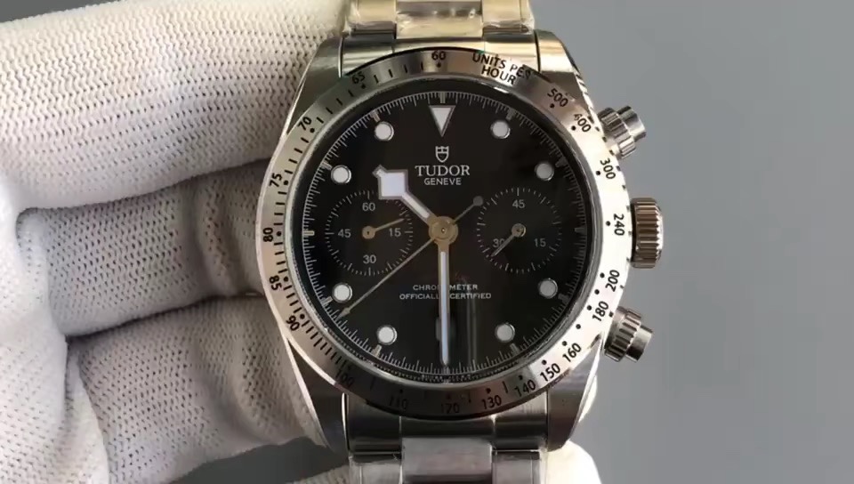 Tudor 帝舵新款启承碧湾计时M79363N 新款启承碧湾计时型保留了帝陀 雪花针造型 外观尺寸41mm 圆拱形蓝水晶防刮镜面
