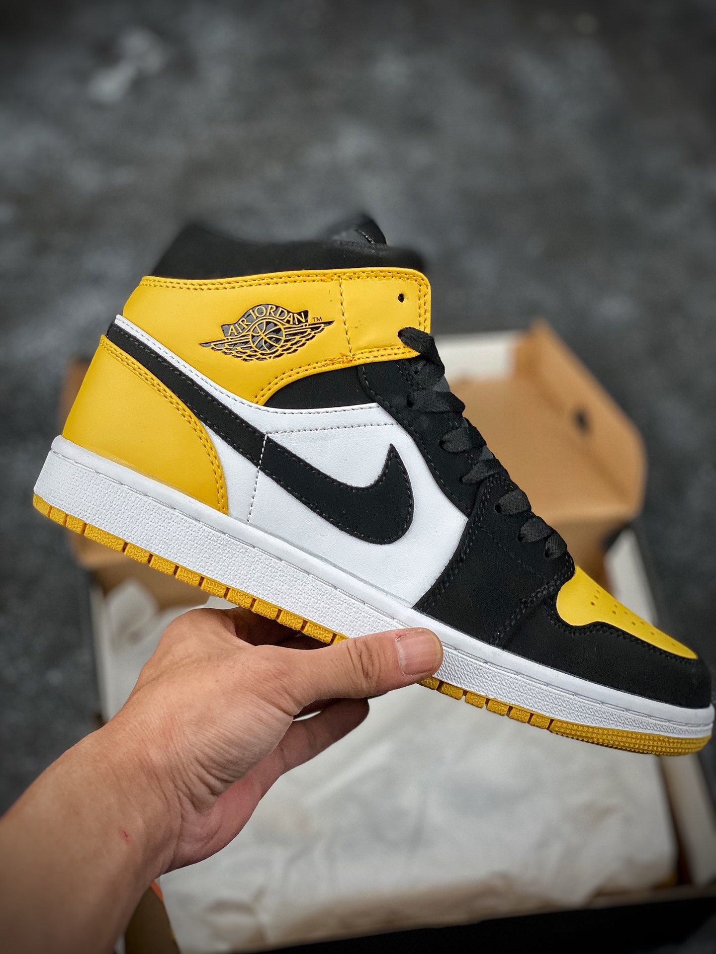 140  Air Jordan 1 Dark Olive AJ1 Mid
