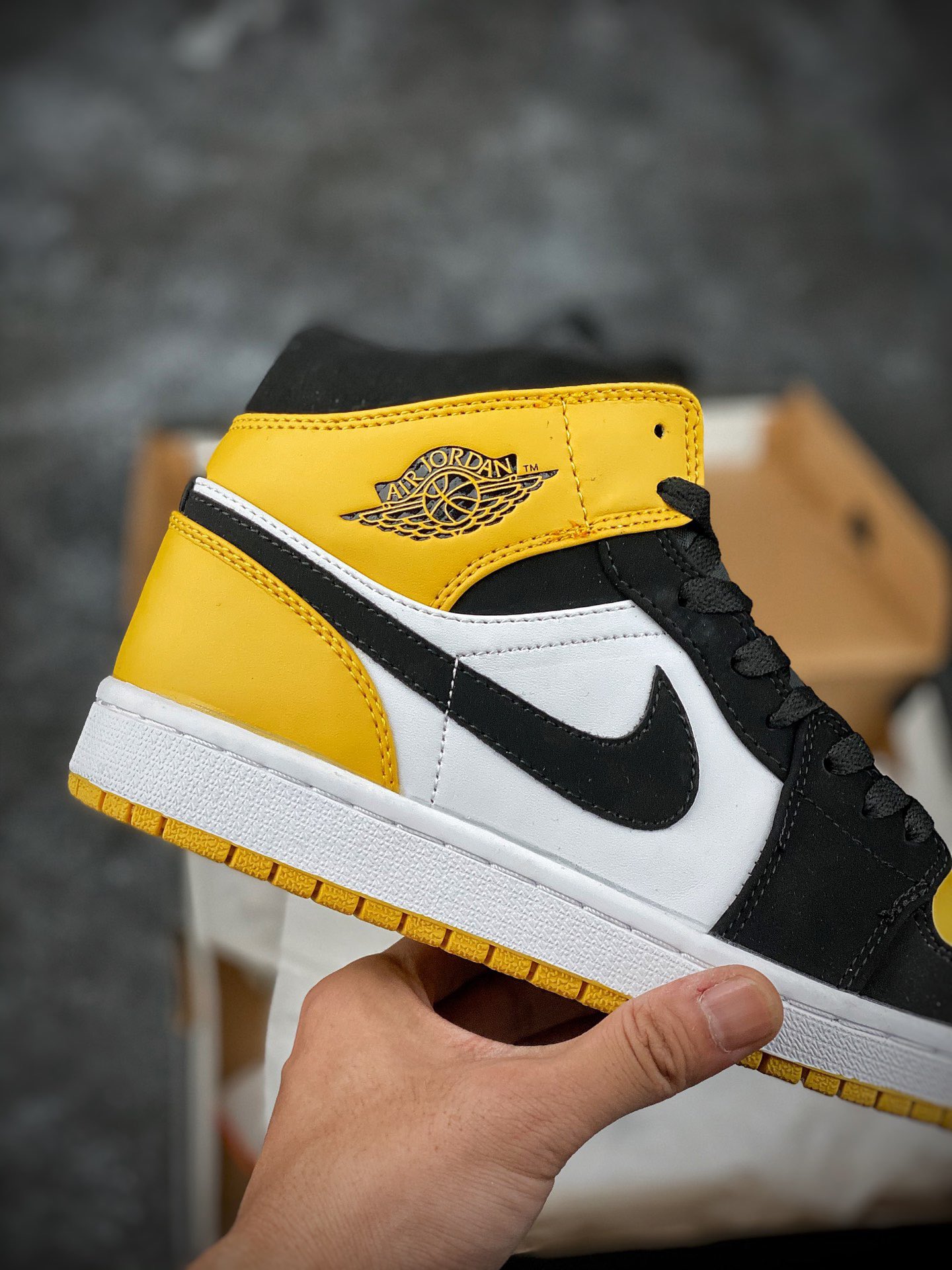 140  Air Jordan 1 Dark Olive AJ1 Mid