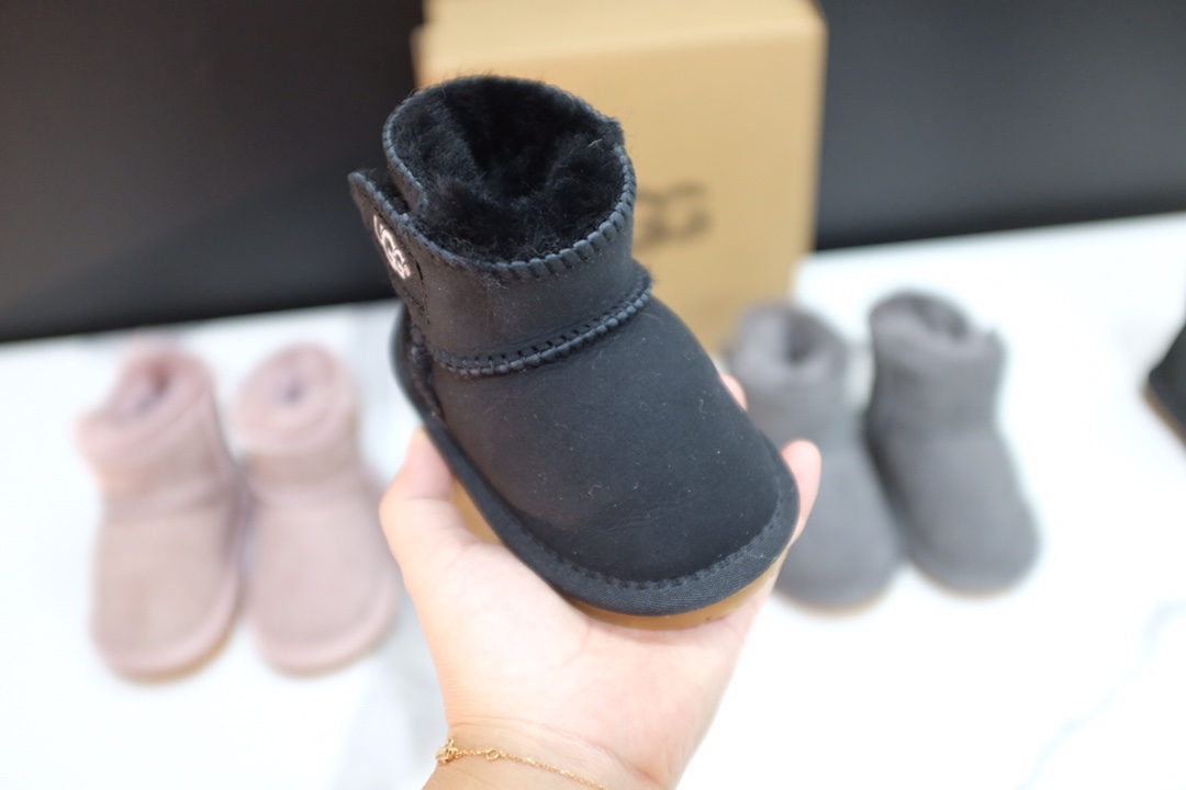 图片[8]-放 UGG婴童款魔术贴雪地靴 尺码：14 15 16 17 18 皮毛一体，保暖舒适☁️ 橡胶大底，耐磨防滑✔️.. 婴童款，保护稚嫩脚丫❄️-选品中心