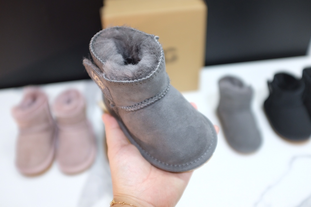 图片[7]-放 UGG婴童款魔术贴雪地靴 尺码：14 15 16 17 18 皮毛一体，保暖舒适☁️ 橡胶大底，耐磨防滑✔️.. 婴童款，保护稚嫩脚丫❄️-选品中心