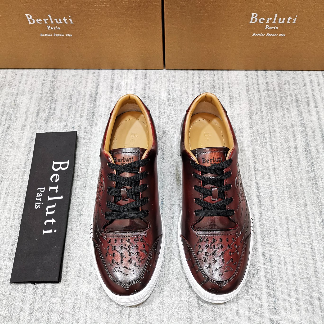 💋 💍 BERLU**布鲁提 PLAYTIME PALERMO 运动鞋  一片式皮质鞋 鞋面上手工缝有间