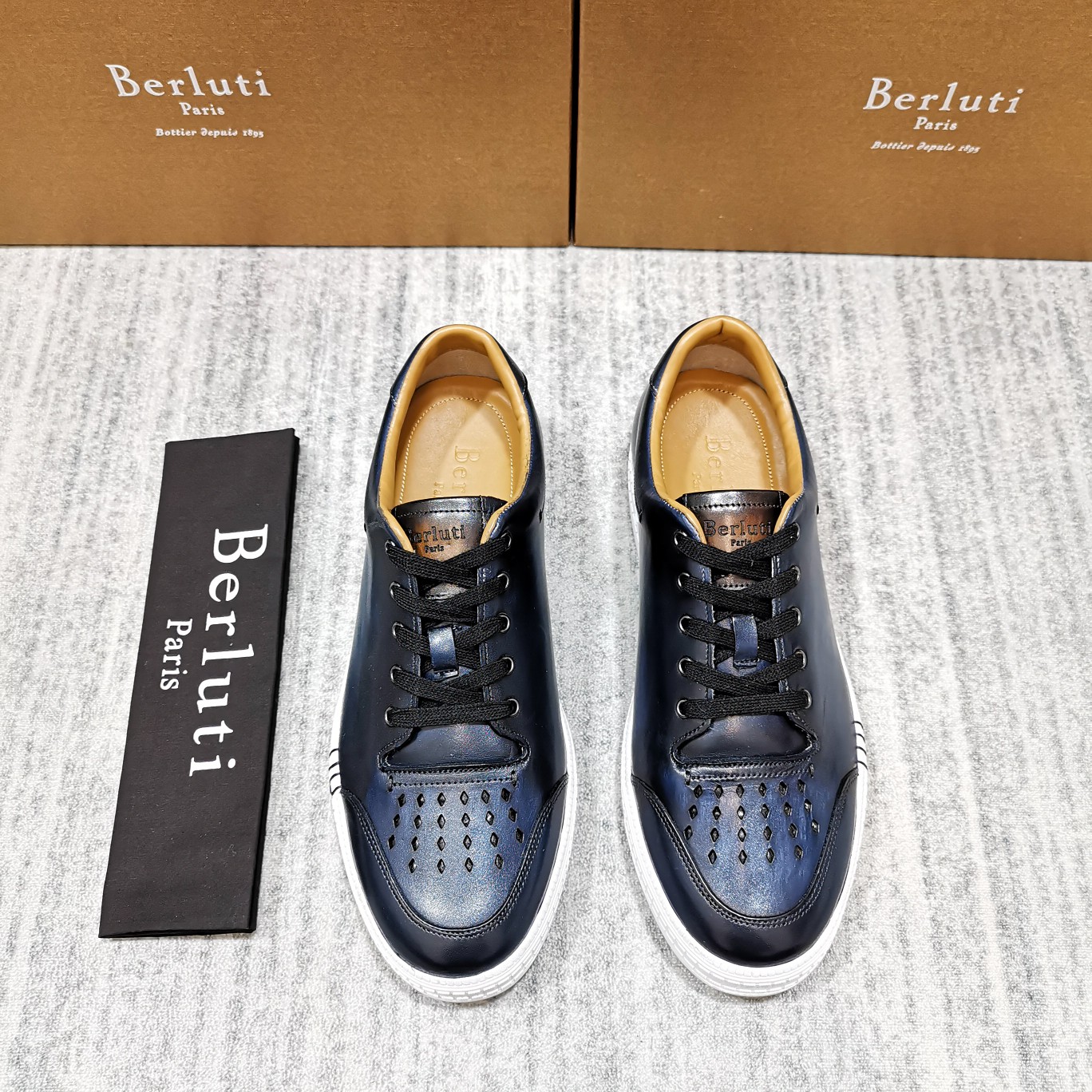 💋 💍BERLU** 布鲁提 PLAYTIME PALERMO 运动鞋  一片式皮质鞋 鞋面上手工缝有间