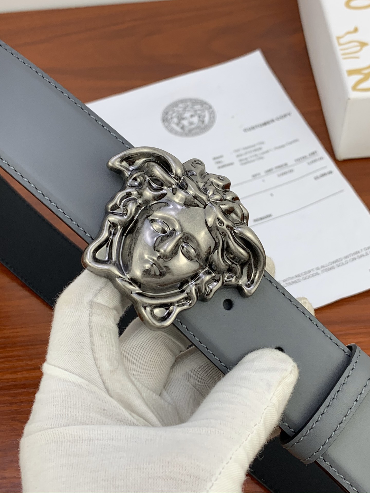 VERSACE 范思哲 新款平纹/双面头层 采用精挑细选进口牛皮 4 0 cm