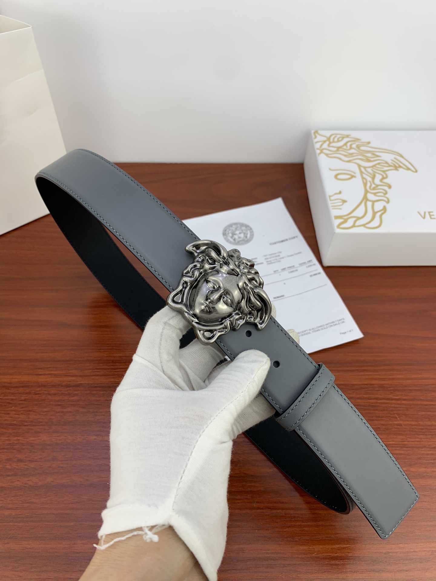 VERSACE 范思哲 新款平纹/双面头层 采用精挑细选进口牛皮 4 0 cm
