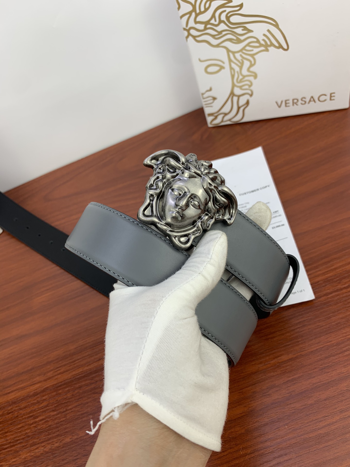 VERSACE 范思哲 新款平纹/双面头层 采用精挑细选进口牛皮 4 0 cm