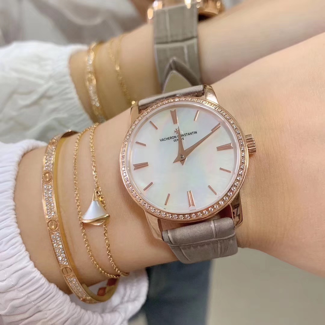 Vacheron Constantin 江诗丹顿女款传袭系列腕表，终于来了，颜色非常独特，很薄