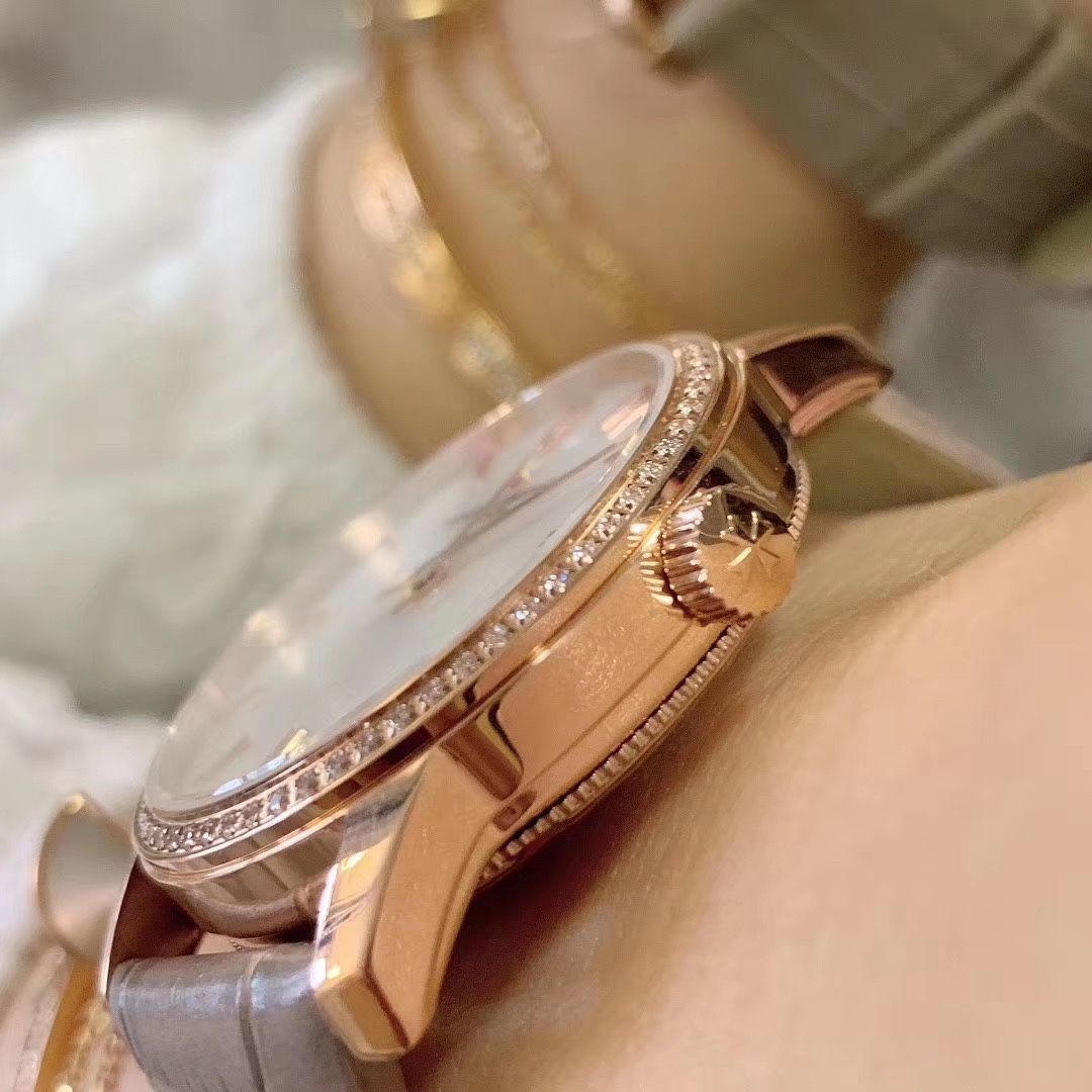 Vacheron Constantin 江诗丹顿女款传袭系列腕表，终于来了，颜色非常独特，很薄