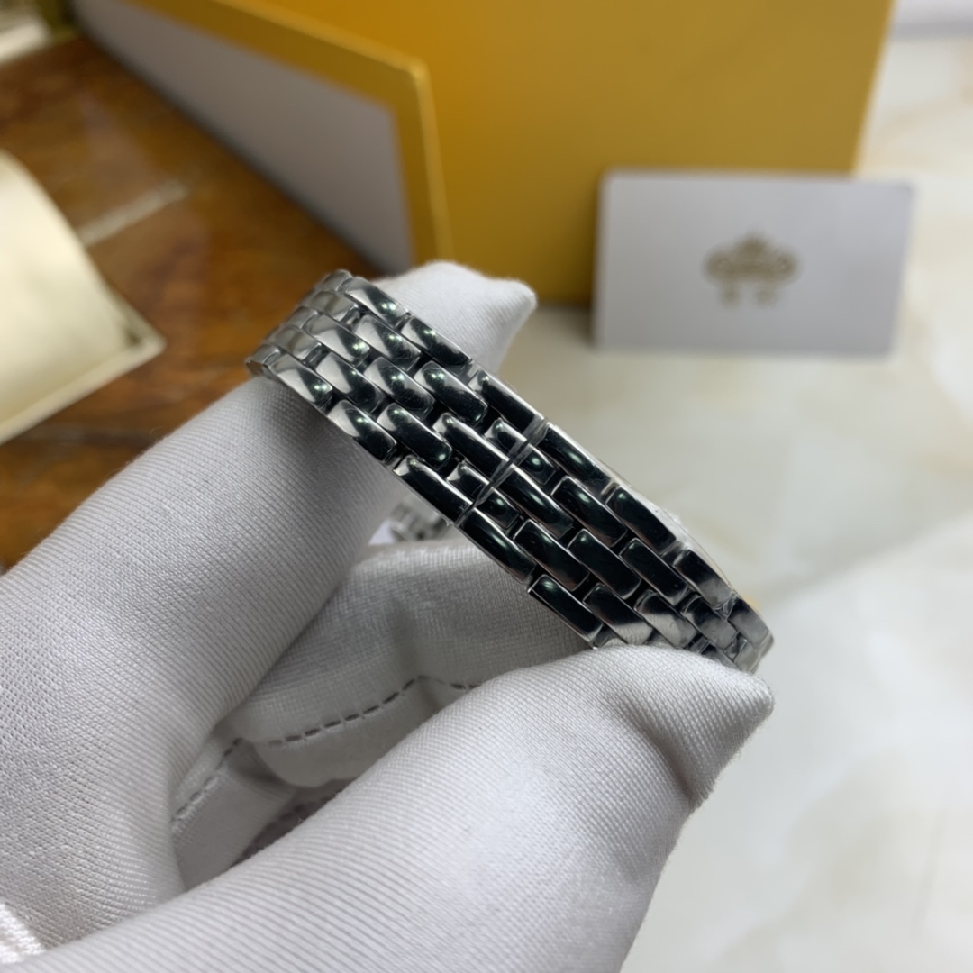 Cartier 皇家 卡地亚猎豹PANTHERE DE CARTIER系列女款镶钻腕表